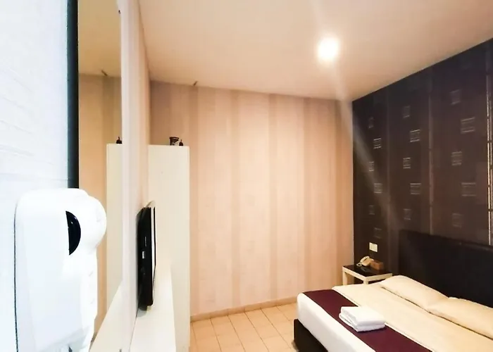 Biz Hotel